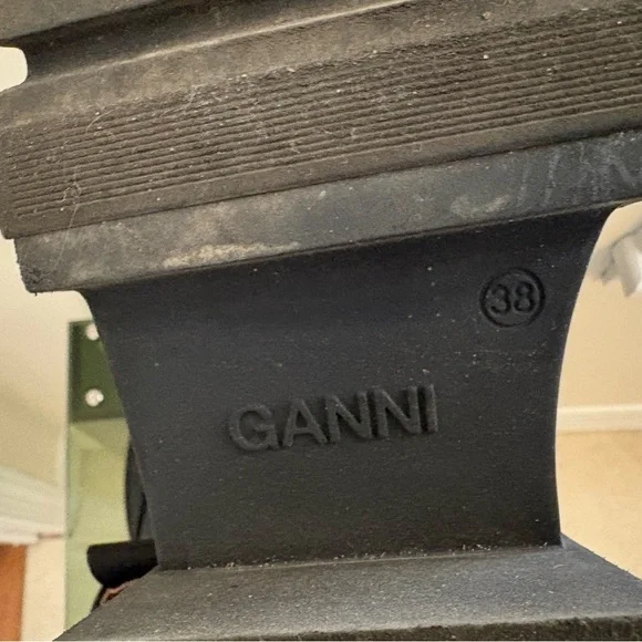 GANNI CLEATED CHELSEA BOOTS CHUNKY EU38 7.5 USA - Picture 7 of 8